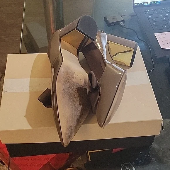 Pumps - Picture 3 of 5